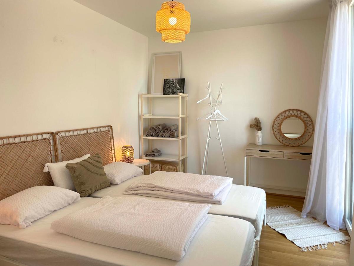 Urban Oasis: Stylische Wohnung فيينا المظهر الخارجي الصورة
