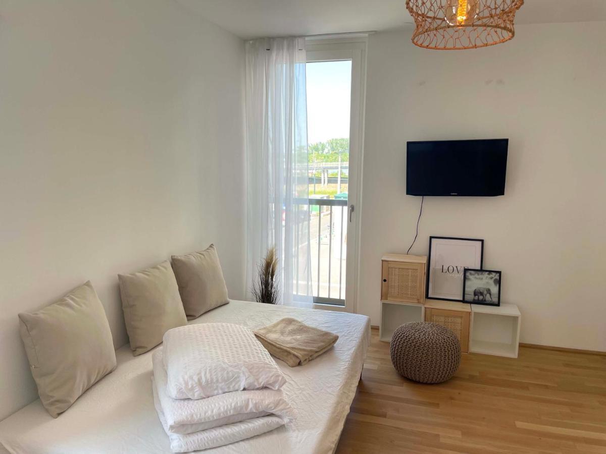 Urban Oasis: Stylische Wohnung فيينا المظهر الخارجي الصورة